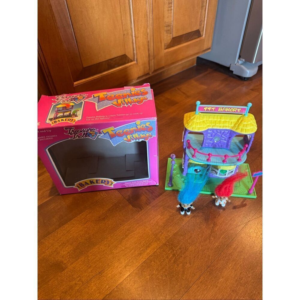 Vintage 90s Treasure Trolls Teenies Village T.T.T. Bakery Playset w/ Box Figures